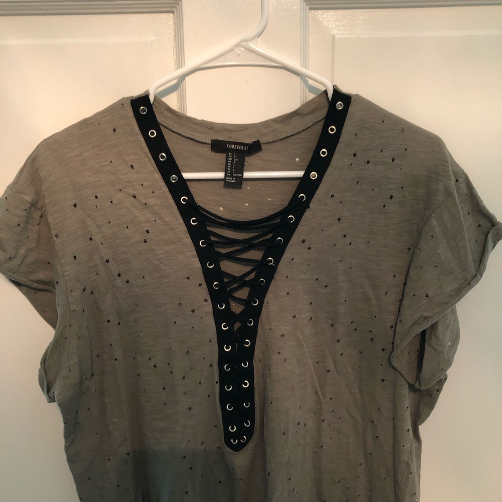 t-shirt - Picture 2 of 4
